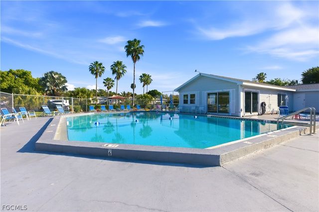 7008 Constitution BLVD 61, Fort Myers, FL 33967