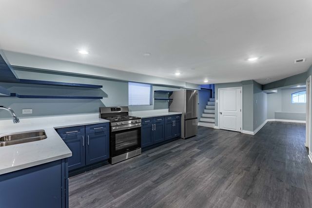1121 N LeClaire Avenue B, Chicago, IL 60651