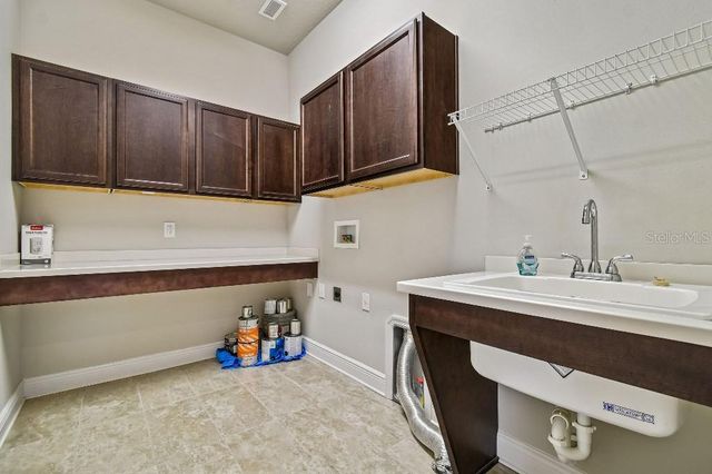 6122 WATERCOLOR DRIVE, Lithia, FL 33547