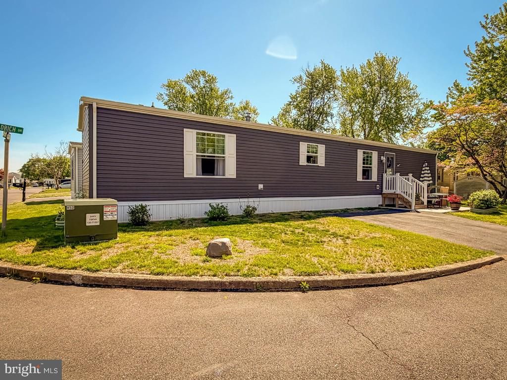 1119 ANDERS DR, Morrisville, PA 19067