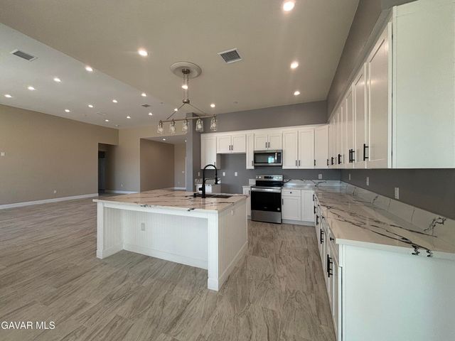 6658 W Avenue A Avenue, Lancaster, CA 93536