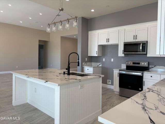 6658 W Avenue A Avenue, Lancaster, CA 93536