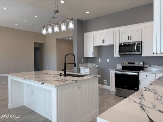 6658 W Avenue A Avenue, Lancaster, CA 93536