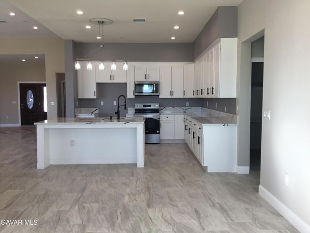 6658 W Avenue A Avenue, Lancaster, CA 93536