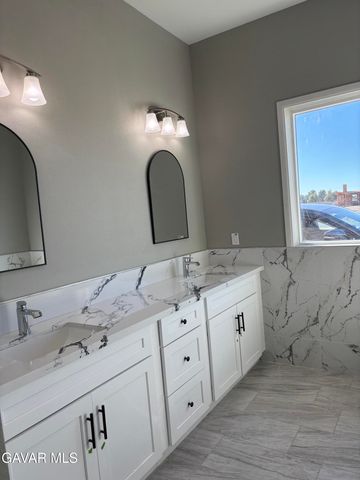 6658 W Avenue A Avenue, Lancaster, CA 93536