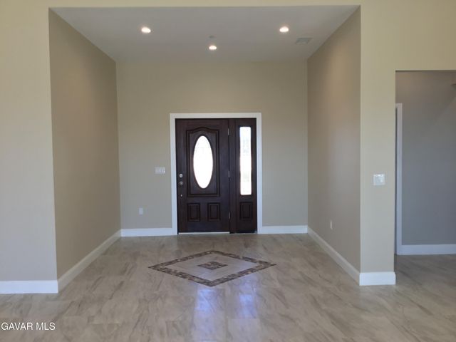 6658 W Avenue A Avenue, Lancaster, CA 93536