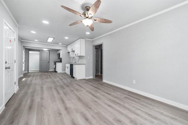 810 Clinton Park Street, Houston, TX 77029