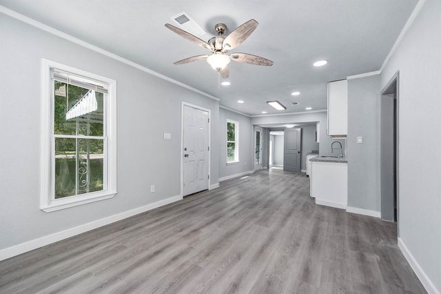 810 Clinton Park Street, Houston, TX 77029