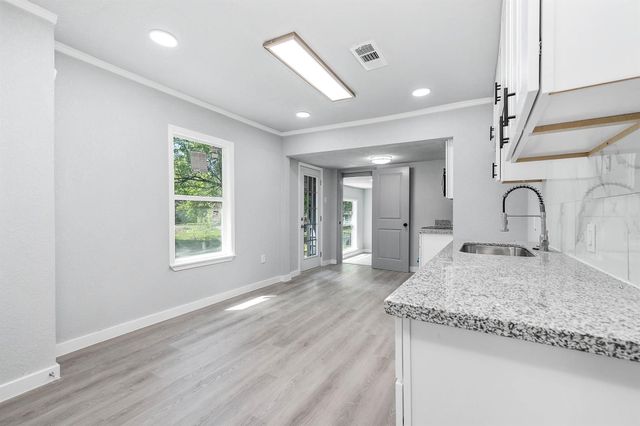 810 Clinton Park Street, Houston, TX 77029