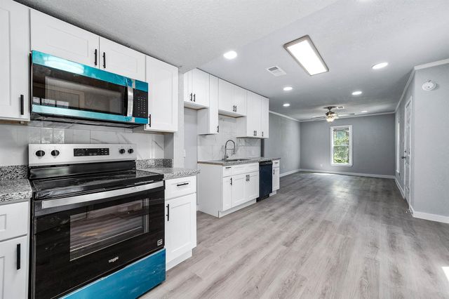 810 Clinton Park Street, Houston, TX 77029