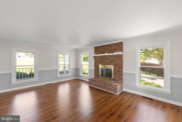 405 SPRING HOLLOW RD, Woodstock, VA 22664