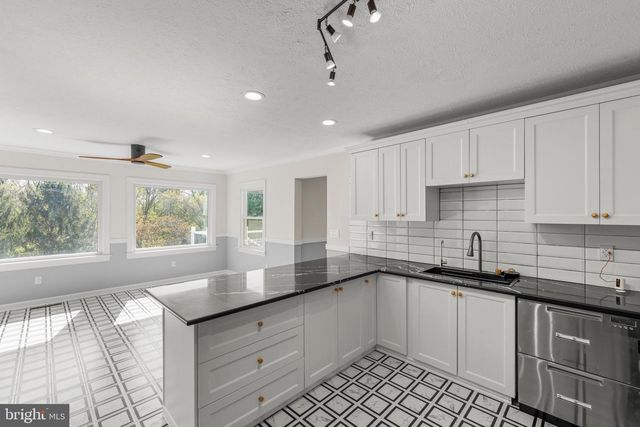 405 SPRING HOLLOW RD, Woodstock, VA 22664