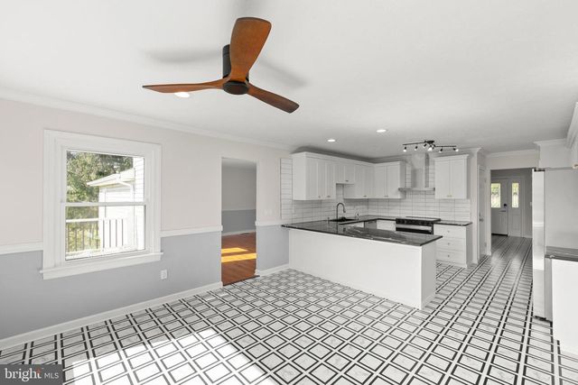 405 SPRING HOLLOW RD, Woodstock, VA 22664