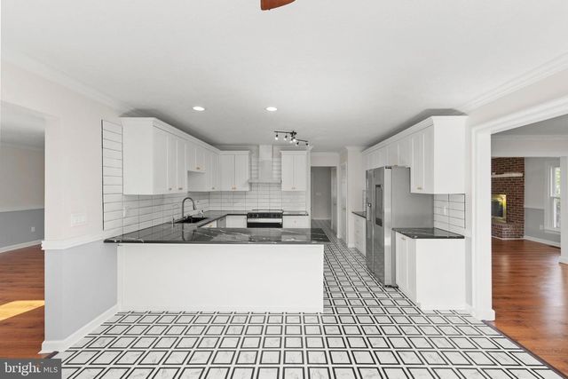 405 SPRING HOLLOW RD, Woodstock, VA 22664