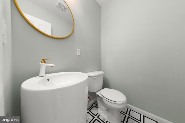 405 SPRING HOLLOW RD, Woodstock, VA 22664