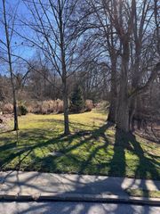 44 W Crescent Avenue, Woodlawn, KY 41071