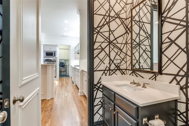 3179 Armstrong Avenue, Dallas, TX 75205