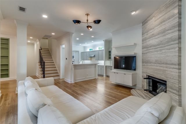 3179 Armstrong Avenue, Dallas, TX 75205