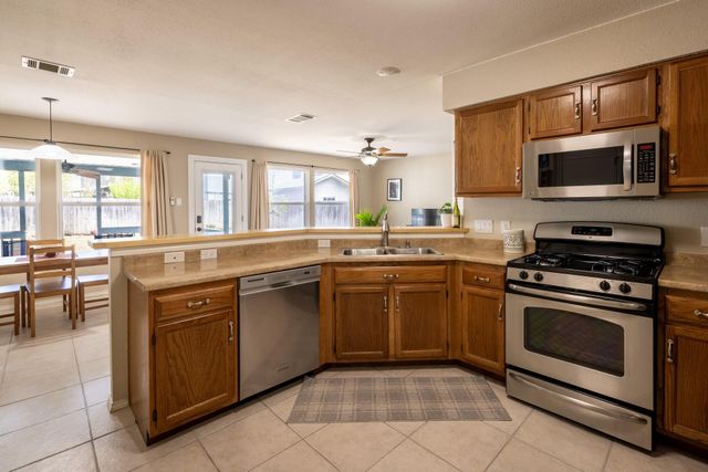 904 Brook Meadow TRL, Cedar Park, TX 78613