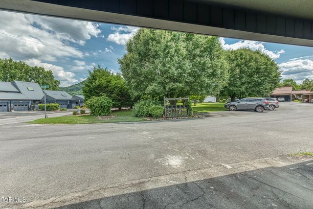 520 Fleetwood Court D, Kingsport, TN 37660
