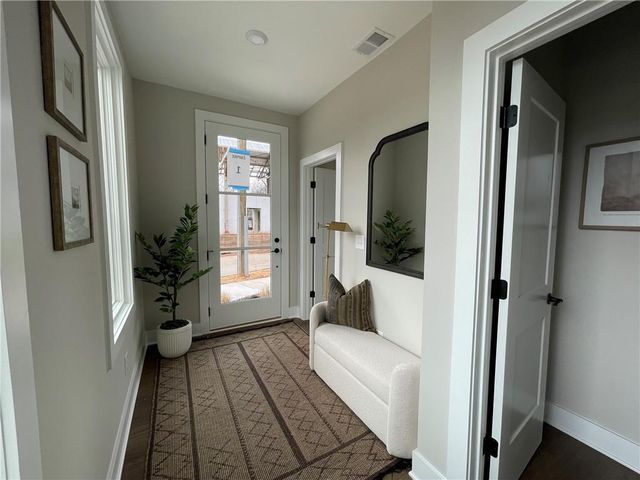 498 Burroughs Street SE 323, Atlanta, GA 30315