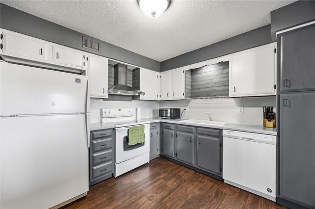 4561 Maureen Drive SE 42, Cedar Rapids, IA 52403