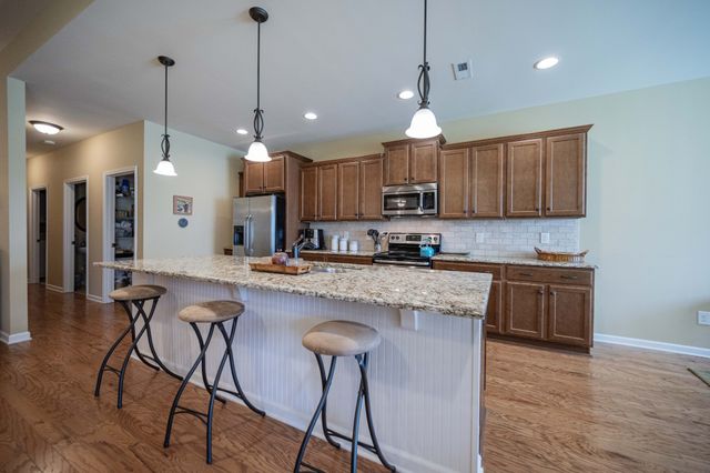 2135 Stonecenter Ln, Murfreesboro, TN 37128