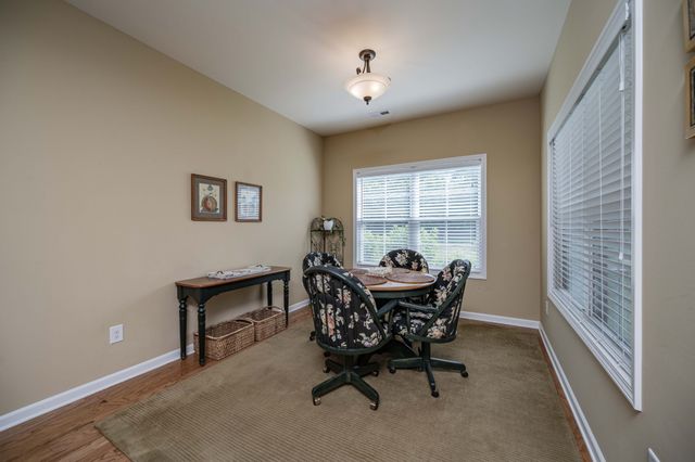 2135 Stonecenter Ln, Murfreesboro, TN 37128