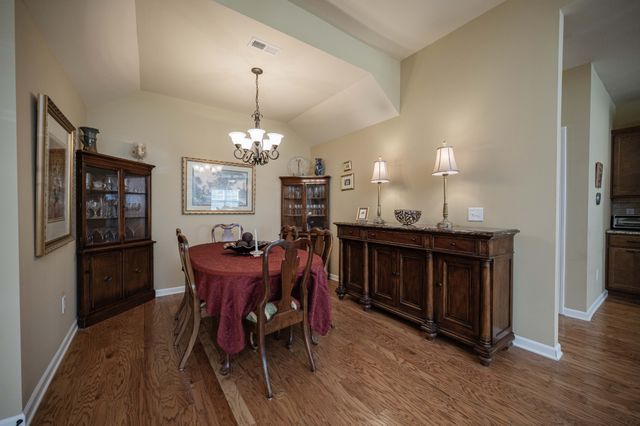 2135 Stonecenter Ln, Murfreesboro, TN 37128