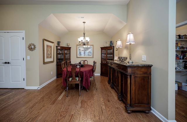 2135 Stonecenter Ln, Murfreesboro, TN 37128