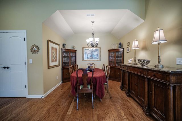 2135 Stonecenter Ln, Murfreesboro, TN 37128