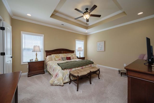 2135 Stonecenter Ln, Murfreesboro, TN 37128