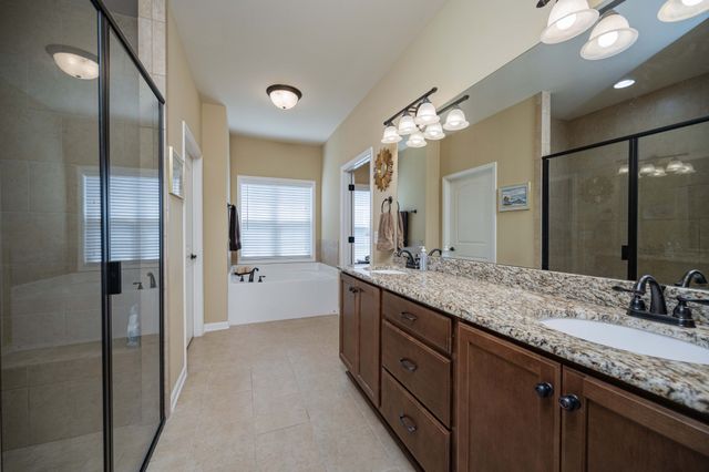 2135 Stonecenter Ln, Murfreesboro, TN 37128