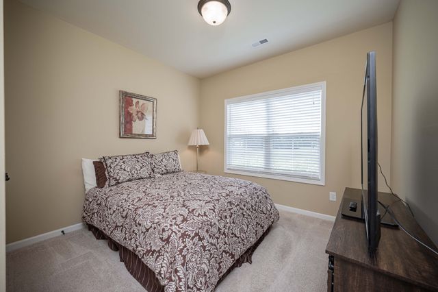 2135 Stonecenter Ln, Murfreesboro, TN 37128