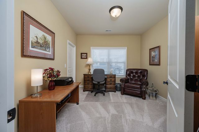 2135 Stonecenter Ln, Murfreesboro, TN 37128