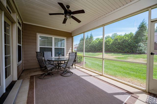 2135 Stonecenter Ln, Murfreesboro, TN 37128