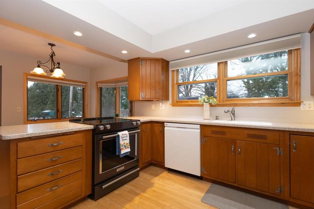 1616 HICKORY STREET, Oshkosh, WI 54901