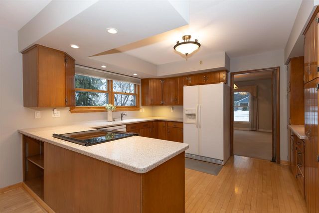 1616 HICKORY STREET, Oshkosh, WI 54901