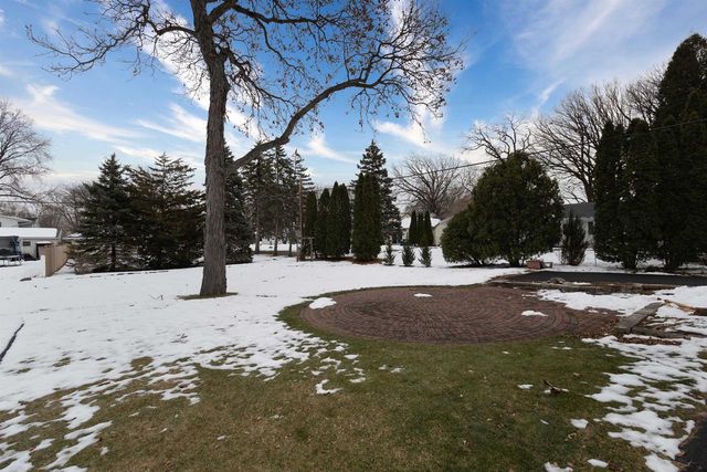 1616 HICKORY STREET, Oshkosh, WI 54901