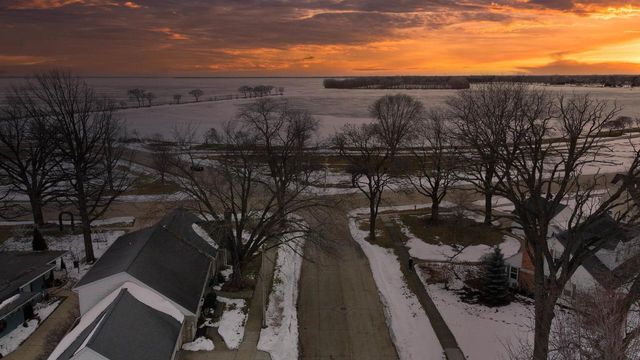 1616 HICKORY STREET, Oshkosh, WI 54901