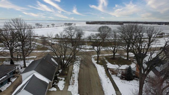 1616 HICKORY STREET, Oshkosh, WI 54901