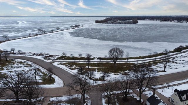 1616 HICKORY STREET, Oshkosh, WI 54901