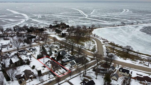 1616 HICKORY STREET, Oshkosh, WI 54901