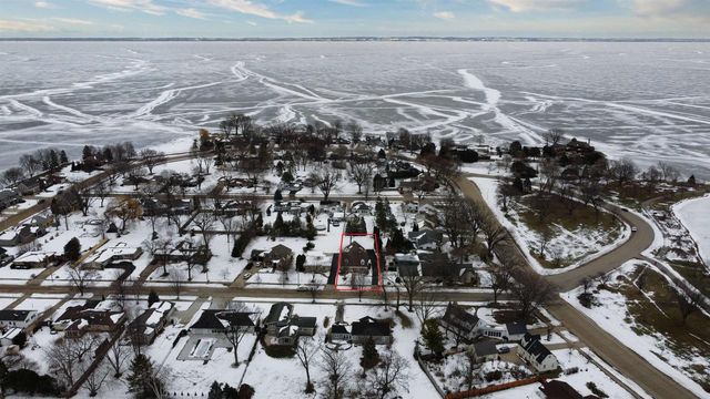 1616 HICKORY STREET, Oshkosh, WI 54901