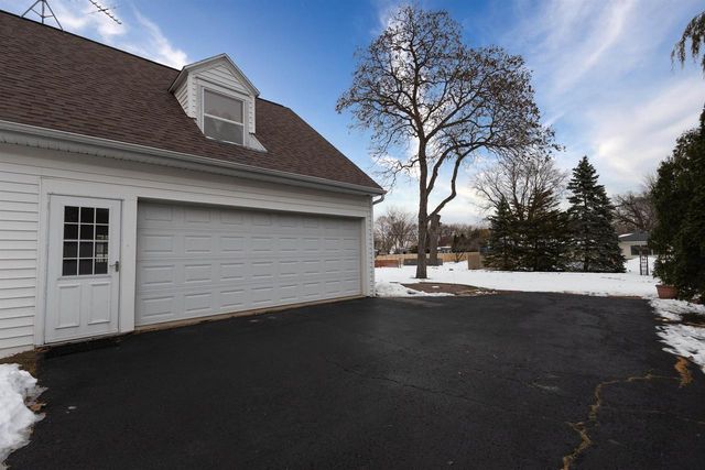 1616 HICKORY STREET, Oshkosh, WI 54901