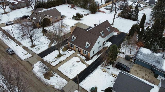 1616 HICKORY STREET, Oshkosh, WI 54901