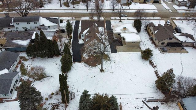 1616 HICKORY STREET, Oshkosh, WI 54901