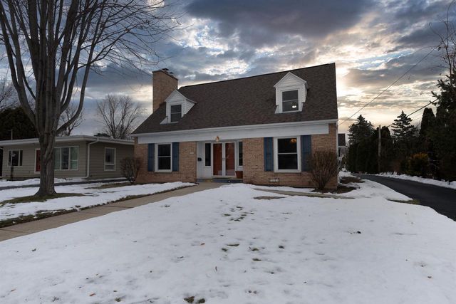 1616 HICKORY STREET, Oshkosh, WI 54901
