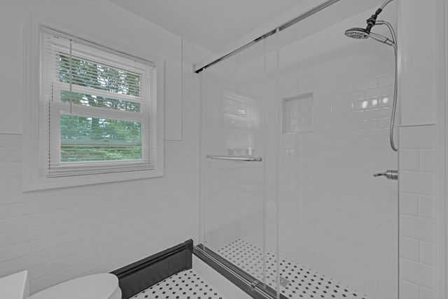 54 Colbert St, Leominster, MA 01453