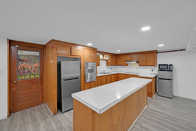 54 Colbert St, Leominster, MA 01453